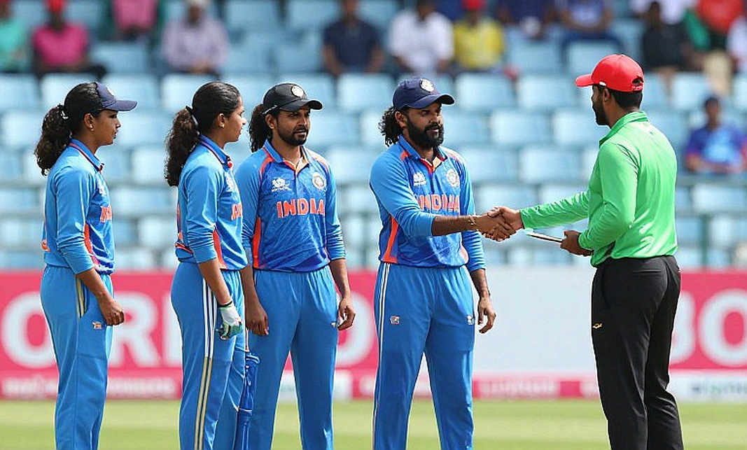 ক্রেনের ডাক: সাত বছর পর ইংল্যান্ডের লেগ-স্পিন ভাবনার আসল ছবি